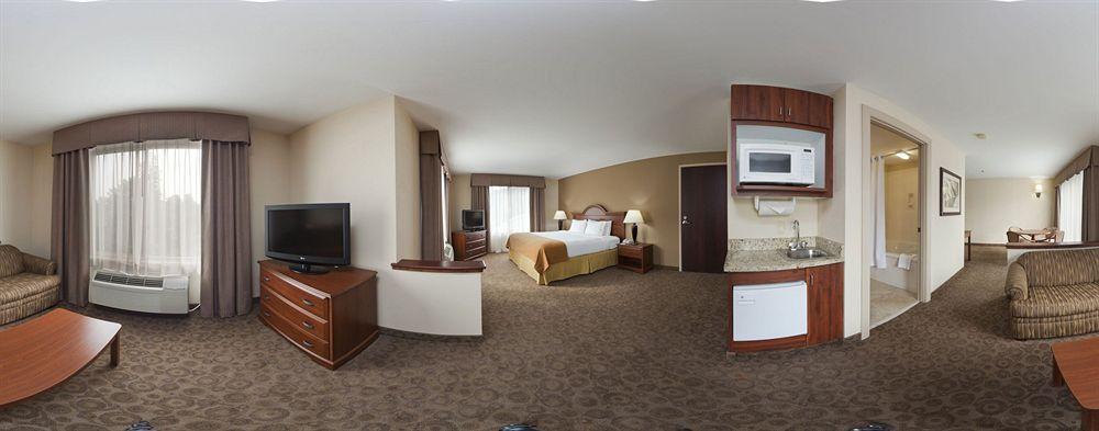 ברוורד Comfort Inn & Suites מראה חיצוני תמונה