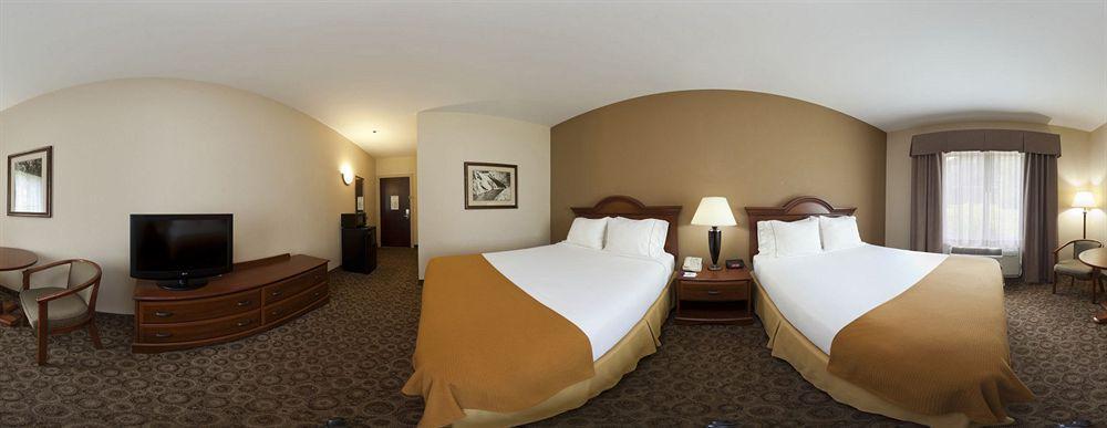 ברוורד Comfort Inn & Suites מראה חיצוני תמונה