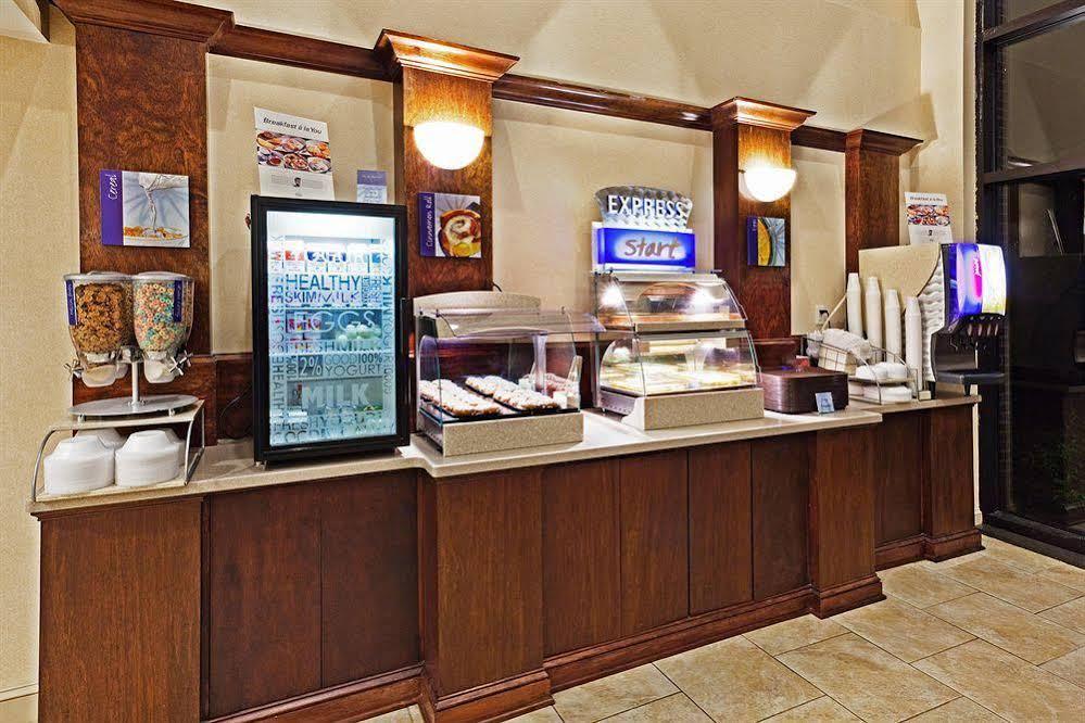 ברוורד Comfort Inn & Suites מראה חיצוני תמונה