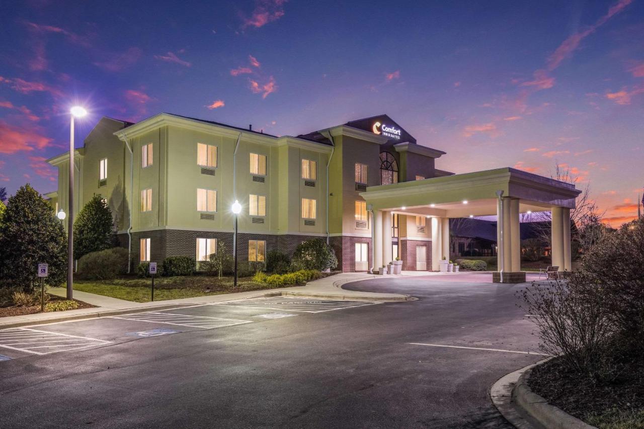 ברוורד Comfort Inn & Suites מראה חיצוני תמונה
