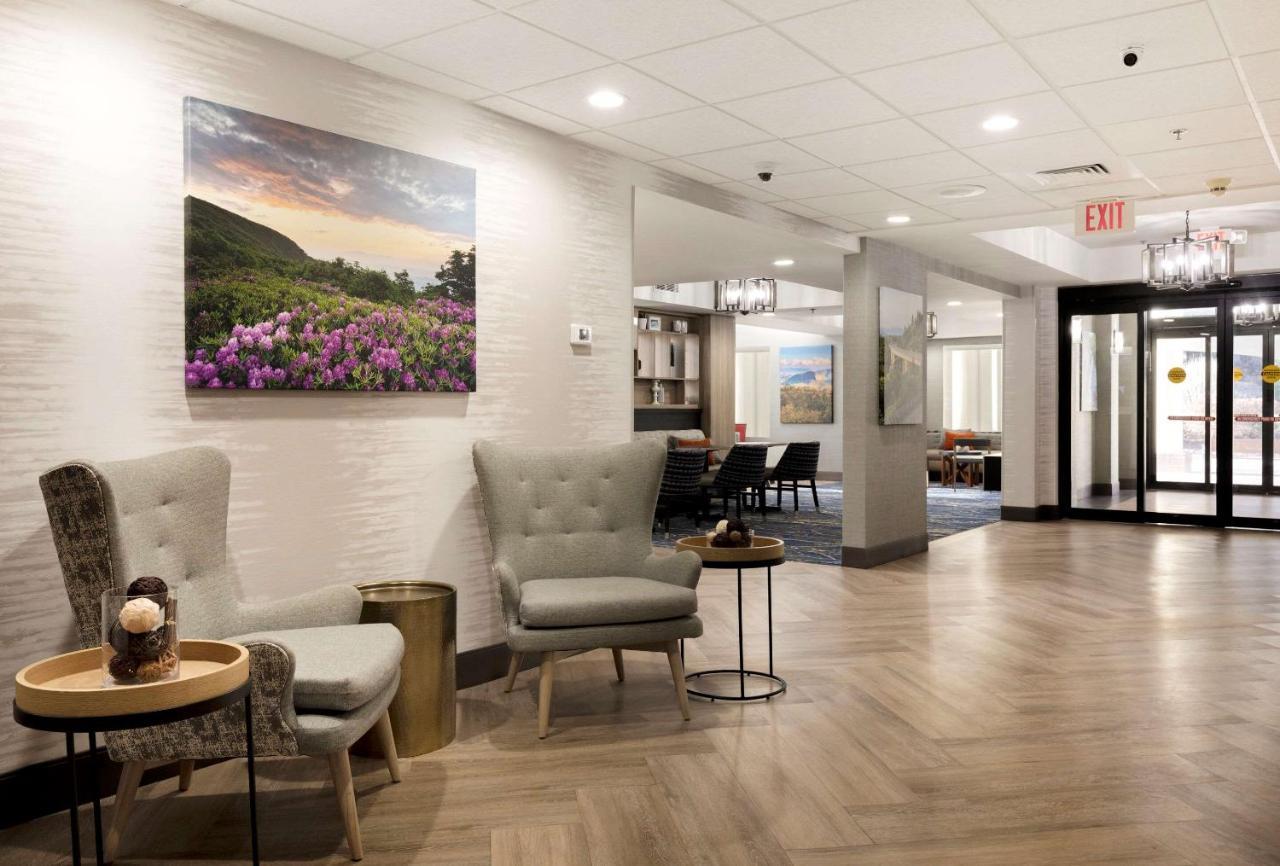 ברוורד Comfort Inn & Suites מראה חיצוני תמונה