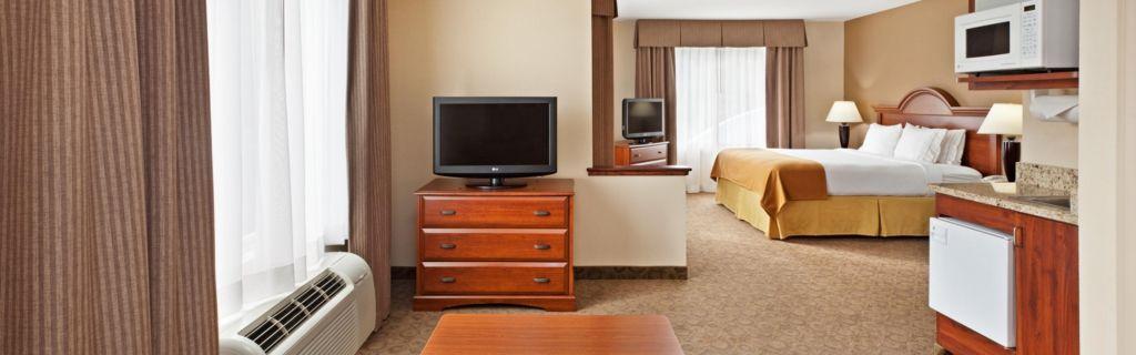 ברוורד Comfort Inn & Suites מראה חיצוני תמונה