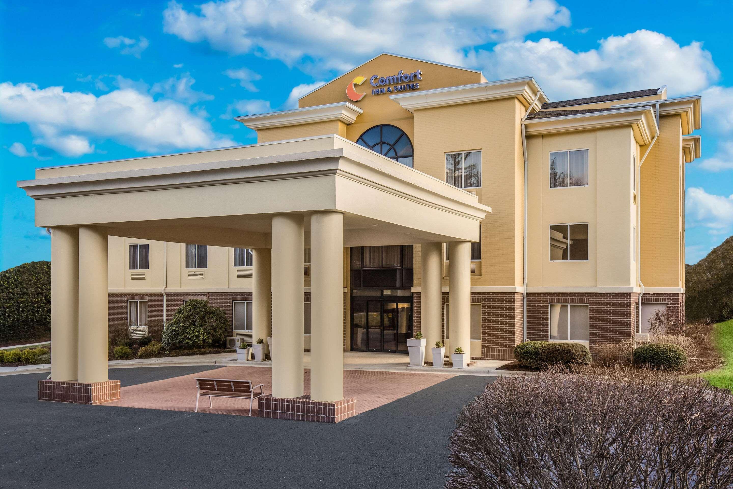 ברוורד Comfort Inn & Suites מראה חיצוני תמונה