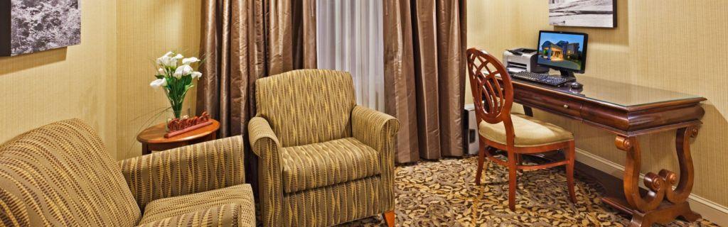ברוורד Comfort Inn & Suites מראה חיצוני תמונה