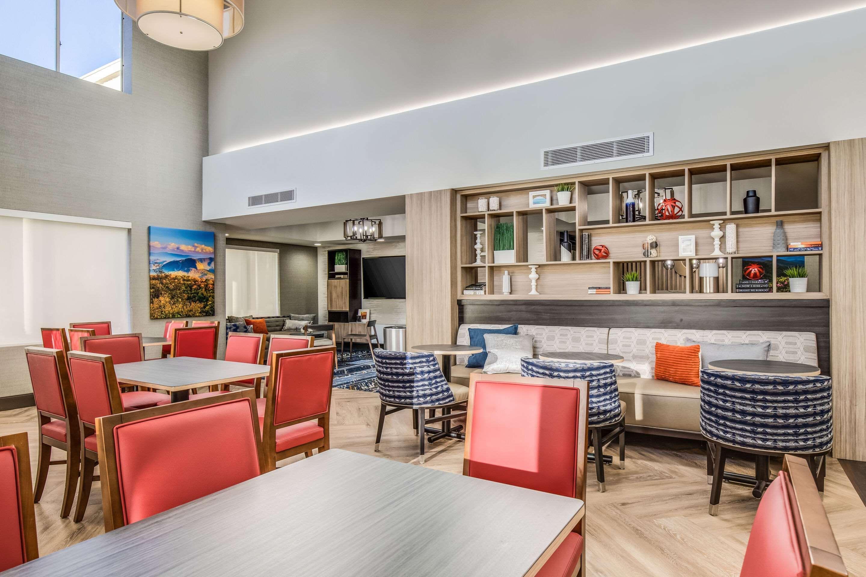 ברוורד Comfort Inn & Suites מראה חיצוני תמונה