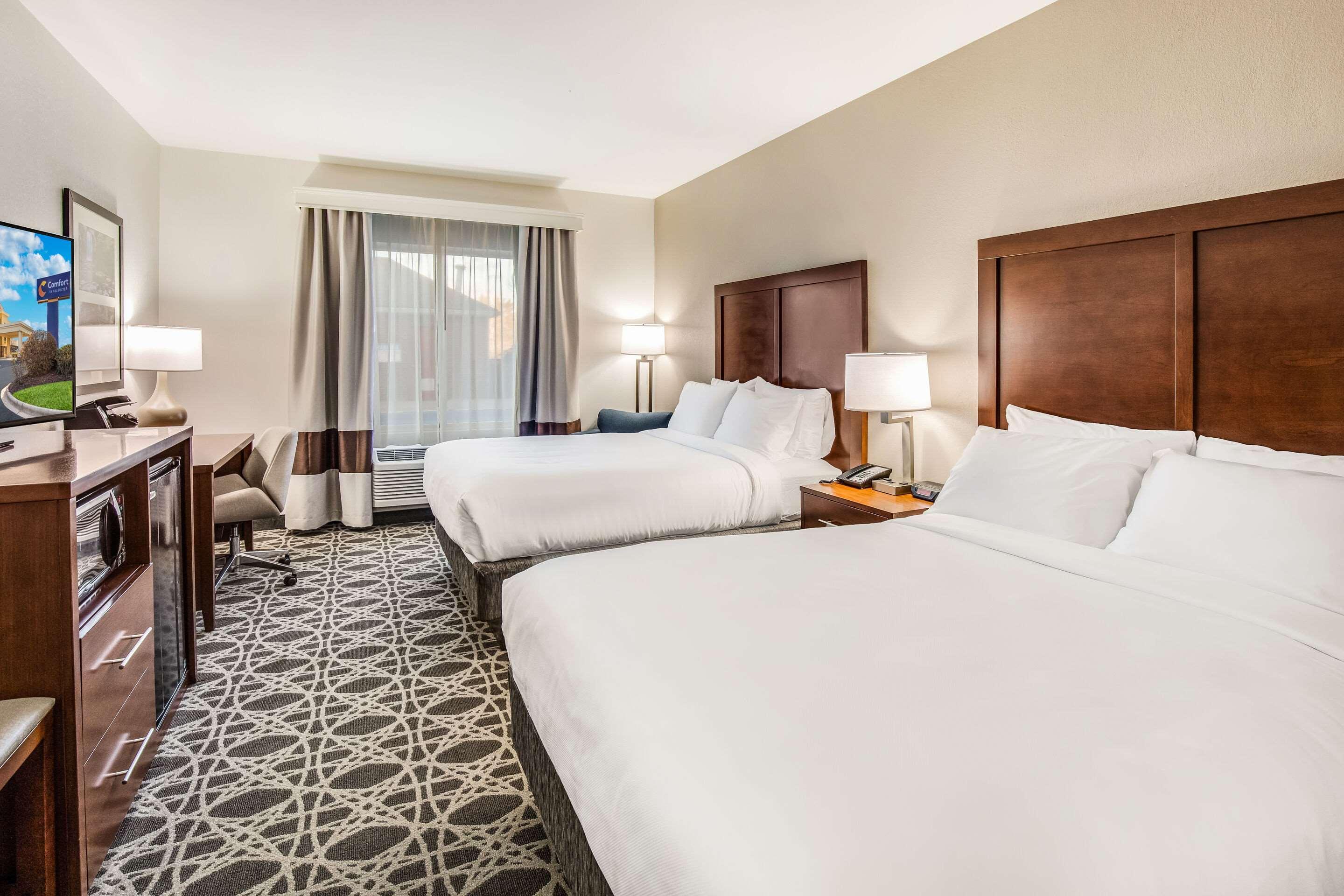 ברוורד Comfort Inn & Suites מראה חיצוני תמונה