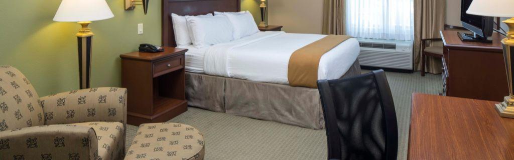 ברוורד Comfort Inn & Suites מראה חיצוני תמונה