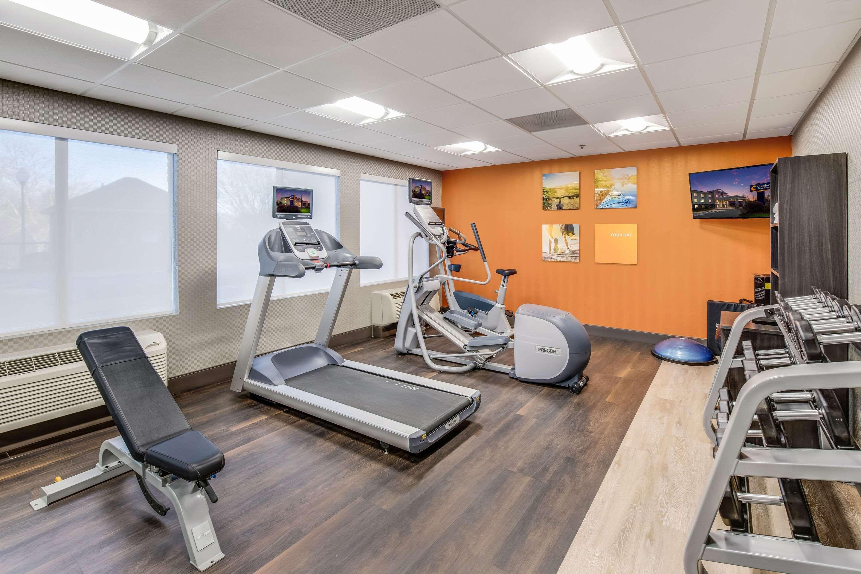 ברוורד Comfort Inn & Suites מראה חיצוני תמונה