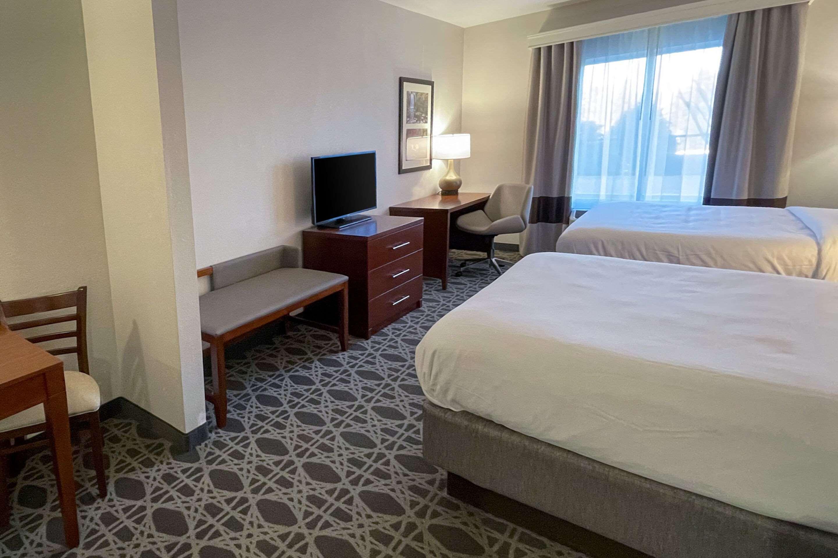 ברוורד Comfort Inn & Suites מראה חיצוני תמונה