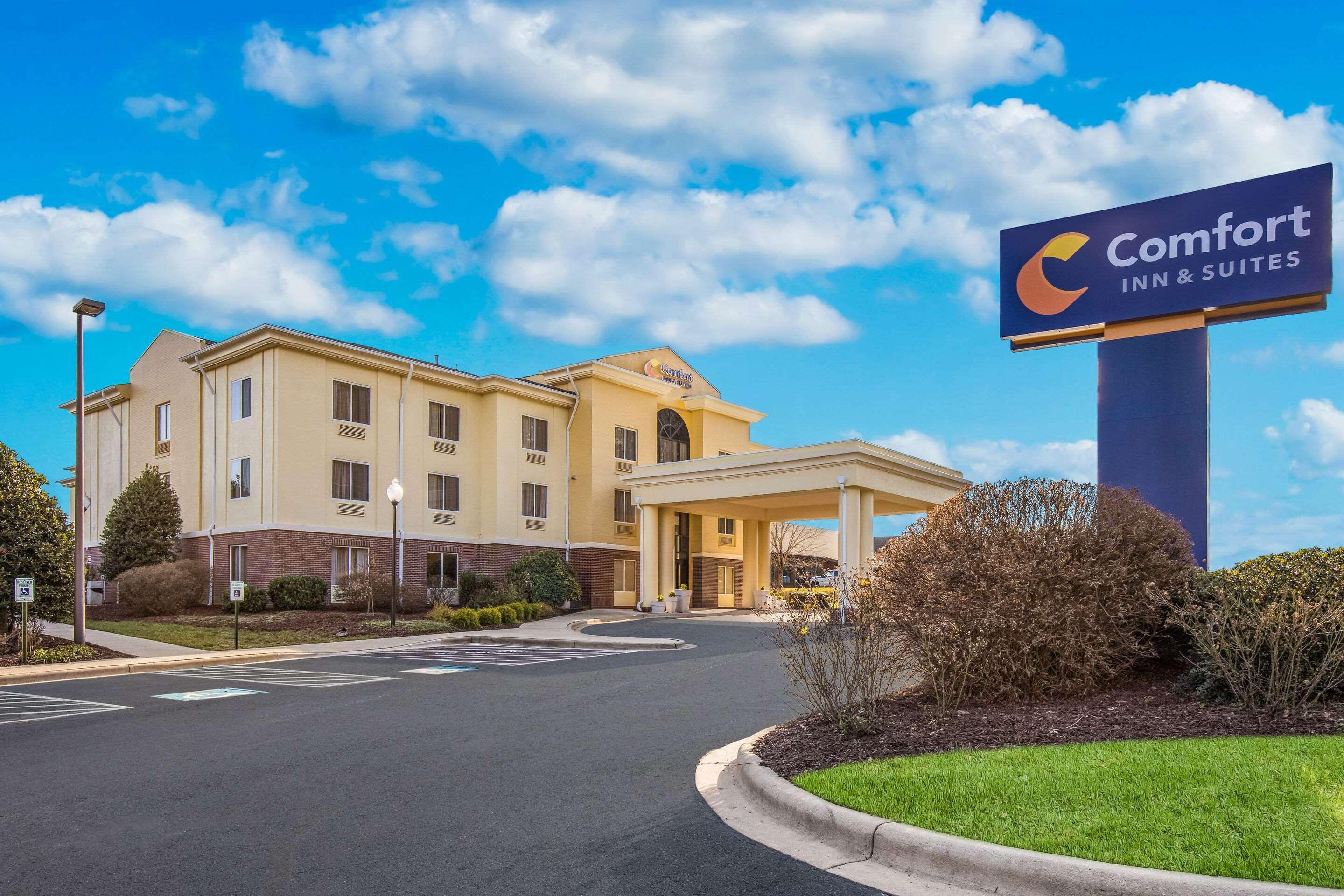 ברוורד Comfort Inn & Suites מראה חיצוני תמונה