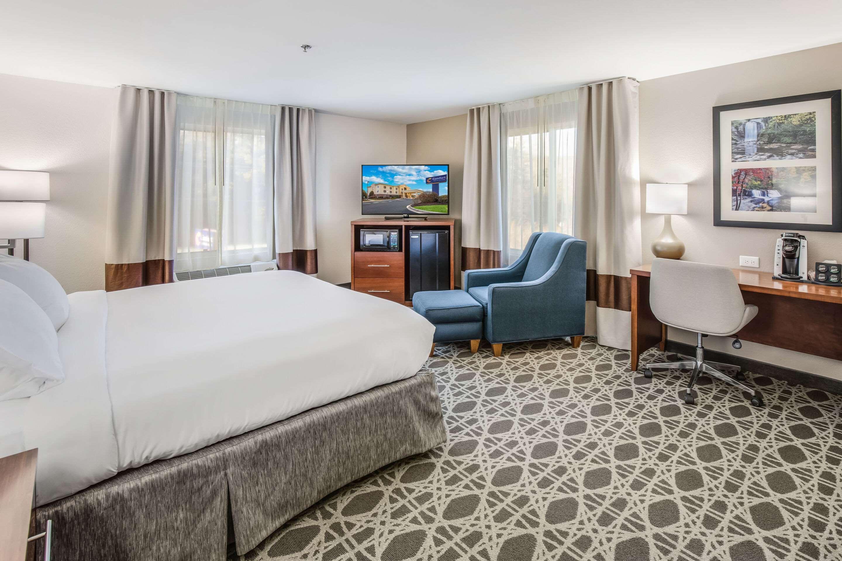ברוורד Comfort Inn & Suites מראה חיצוני תמונה