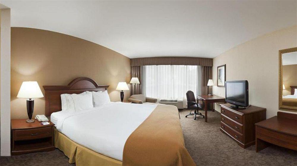 ברוורד Comfort Inn & Suites מראה חיצוני תמונה